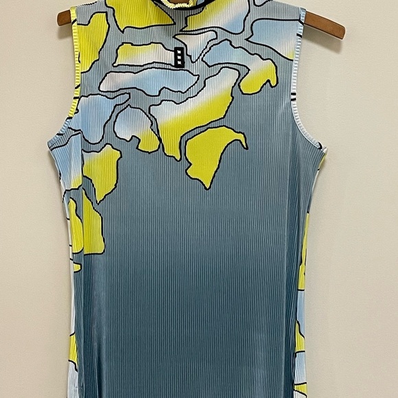 Jamie Sadock top size small 
Excellent Like New Condition - Picture 4 of 6